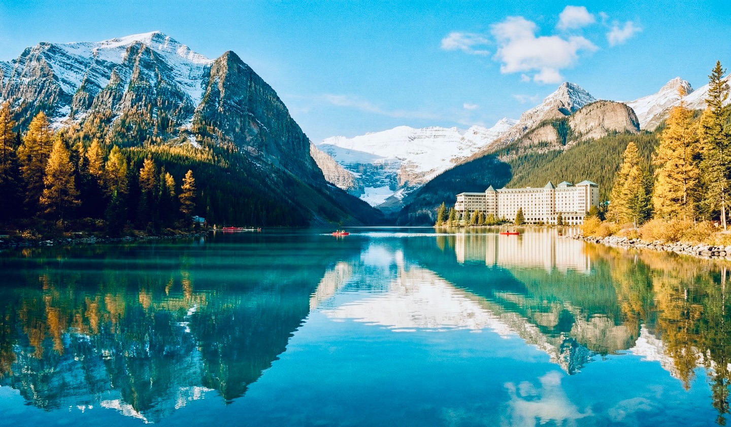 Lake Louise hotel transportation — Calgary Airport private transfer